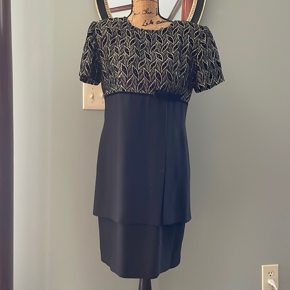 John Roberts Dresses & Skirts - Vintage John Robert’s dress, size 8.